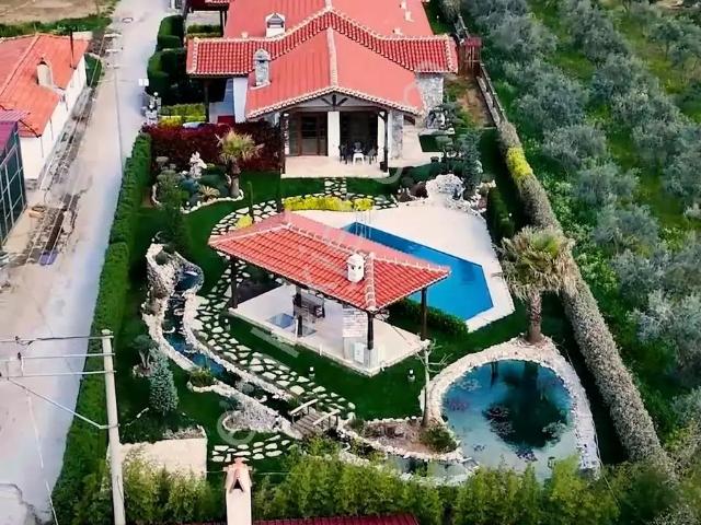Muğla Yenice'de Müstakil Bahçeli Havuzlu Kiralık 3+1 Villa