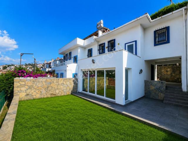 Muğla Bodrum Güllük Deniz Manzaralı Satılık Müstakil Villa