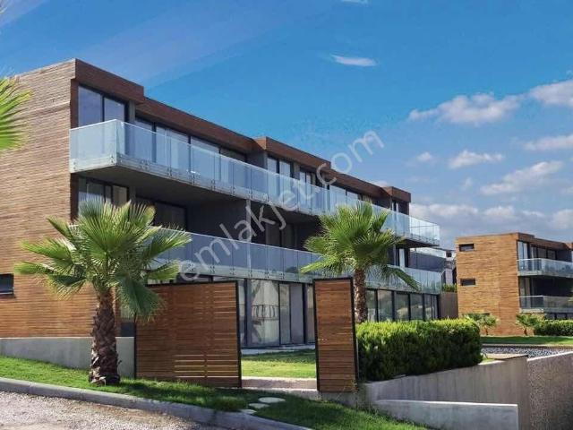 Muğla Bodrum Meşelik 2+1 Havuzlu Lüks Bahçe Katı Satılık Daire