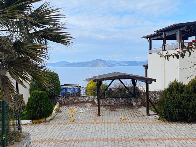 Muğla Bodrum Milas Boğaziçi Adabükü Plajlı Sitede Bahçe Katı