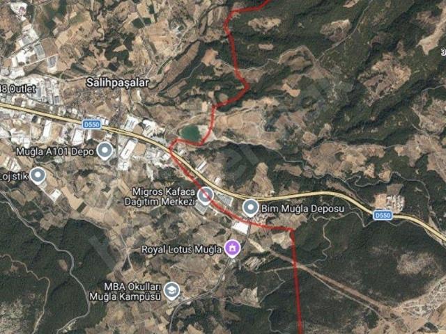 MUĞLA MENTEŞE AKÇAOVA MAHALLESİ'NDE SATILIK 7.350 m TARLA.