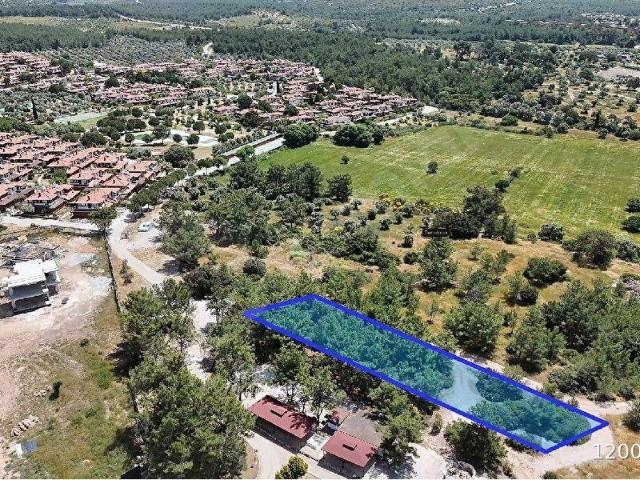 Muğla Milas Bozbük'te denize sıfır 1.037 m Tarla