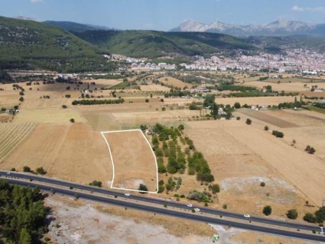 Muğla Muslihittin Mahallesinde Çevre Yoluna Sıfır Satılık Arazi