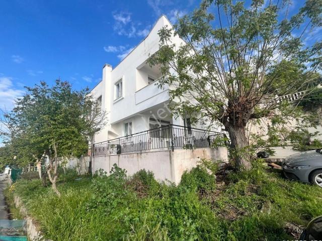 Muğla/milas/güllük'te Çiçek Sitesinde Deniz Manzarasına Hakim Mustakil 3+1 Dublex Villa