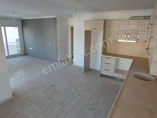 Mumcular Merkez 3+1 Çift Banyo Üst Kat Daire