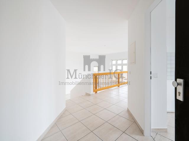 MÜNCHNER IG: Lichtdurchflutetes Zuhause mit Blick ins Grüne – sofort bezugsfrei!