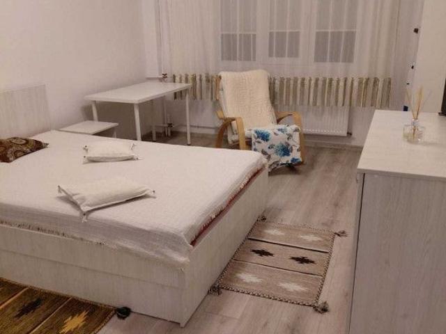 Muncii baba novac etaj 10