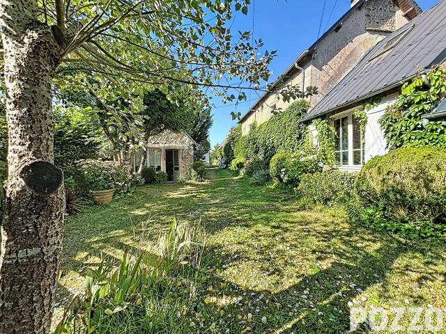 Muneville Le Bingard, au calme, jolie maison de campagne authentique avec vie de plain pied, et maisonnette en pierres de type F2, jardin