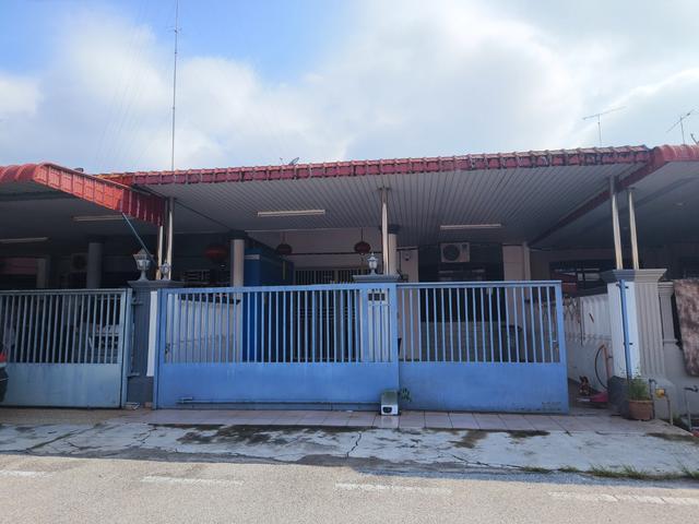 Muar Bakri Batu 4 single storey terrace house facing south unit