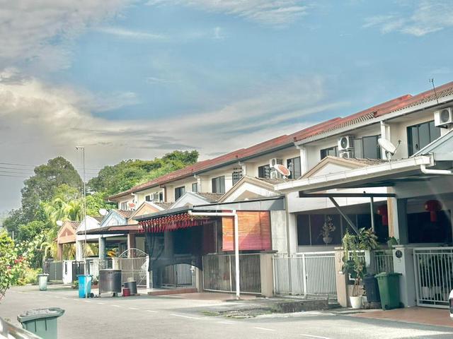 Muara Tuang Double Storey Intermediate for Sale