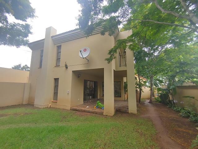Muc524 BEAUTIFUL DOUBLE STOREY TUSCAN INSPIRED FAMILY HOME SITUATED IN ROPER STREET ! CENTRALLY LOCATED WITH A 3 MIN EASY ACCESS TO BROOKLYN MALL, LITTLE COMPANY OF MARY HOSPITAL PLUS ALL MAJOR ROUTES, PRIMARY AND HIGH SCHOOLS AS WELL AS UP!