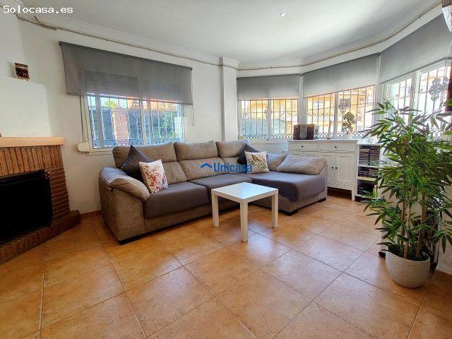 ? Mucho más que una casa: espacio, piscina y dos estudios independientes