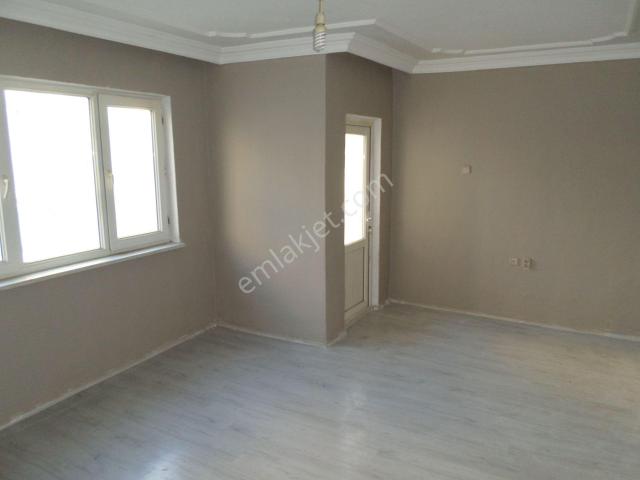Mudanya Yalı Mah.de Kiralık Dairet 2+1 Merkezde Düz Ayak 5.kat Asansör Yok Sahil 20 Mt