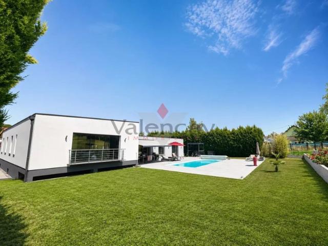 MUESPACH Exceptionnelle villa contemporaine avec piscine et vue panoramique – Proche Suisse