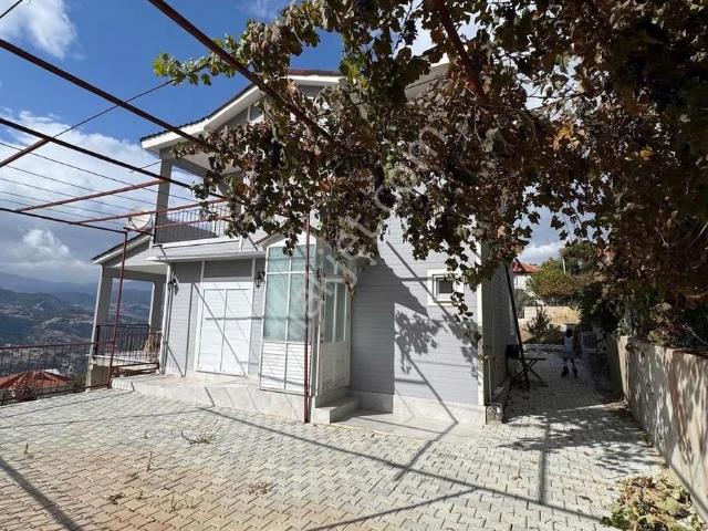 Muhteşem Manzaralı 4+1 Yazlık Villamız İlanda.