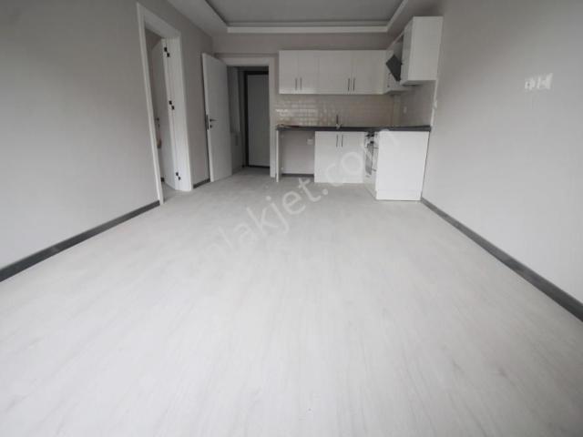 Muhittin Mahalesi Havuzlu Site İçinde Satılık Sıfır 1+1 Daire