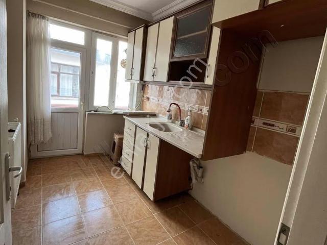 Muhittin Mahallesi Onur Market Civarında Kiralık 3+1 Daire
