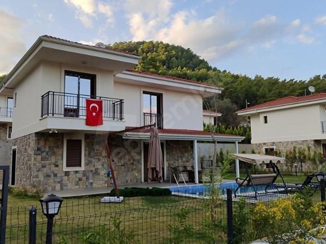 MÜJGAN EMLAKTAN MARMARİS ÇETİBELİNDE 625 M2 ARSA İÇİNDE MÜSTAKİL VİLLA