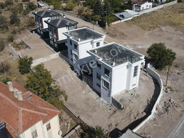 Mükemmel Konumlu Şehir Merkezine Yakın Villa