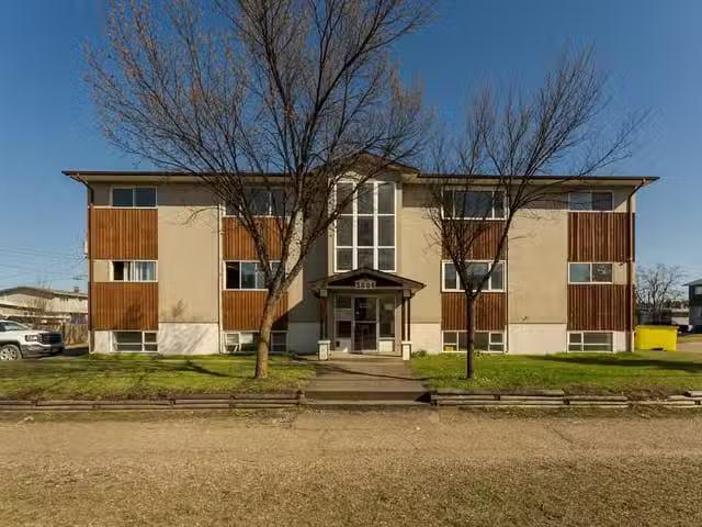 Multi family for sale in Prince George, PG City West, 3806 5th.
