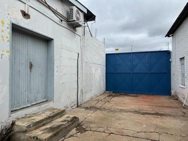 multi functional office & warehouse.
