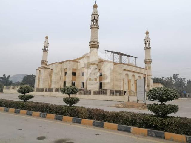 Multi gardens b17 islamabad c1 block 1 kanal beautiful location solid land and possession corner plot is available for sale on very reasonable price investor rate