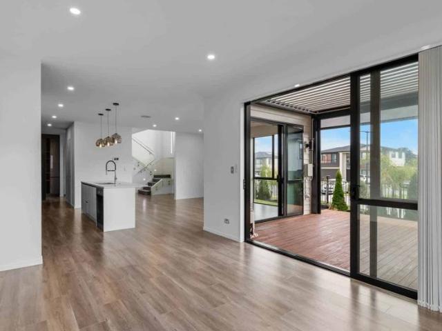 Multi Generational Luxury Mission Heights Zone