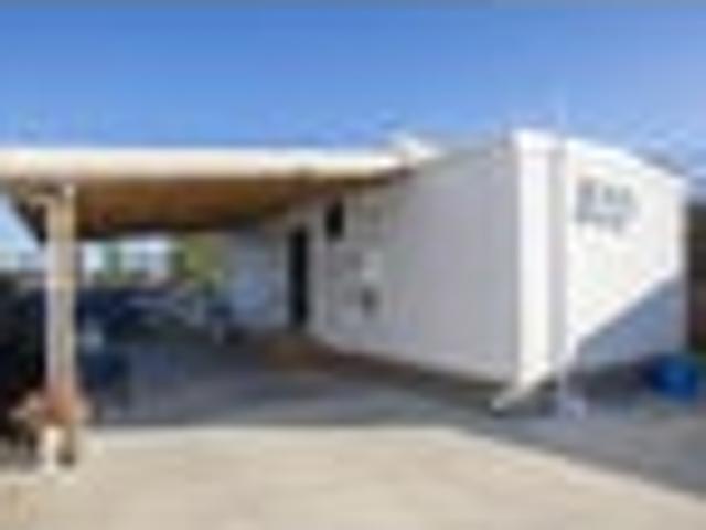 Multi property opportunity on Manuka St