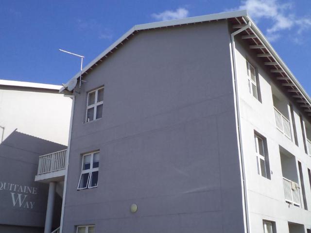 Multi storey apartment to rent in Grahamstown Central Makhanda Central