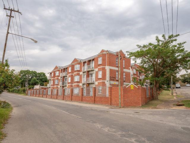 Multi storey apartment to rent in Grahamstown Central Makhanda Central