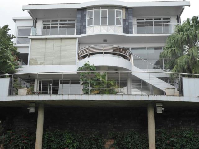 Multi storey house to rent in Glenwood, Durban