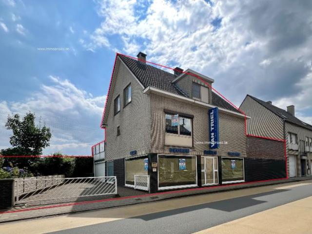 MULTIFUNCTIONEEL PAND MET DUPLEXAPPARTEMENT EN GARAGE
