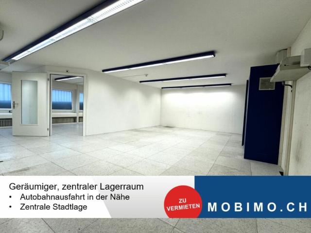 Multifunktionaler Raum mit Tageslicht