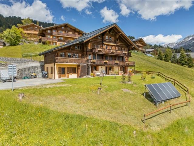 Multifamiliäres Chalet mit Charakter