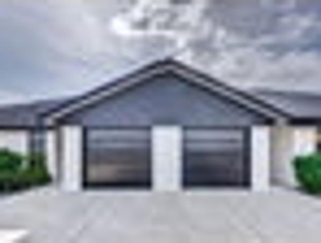 Multigenerational Living with Income Potential!
