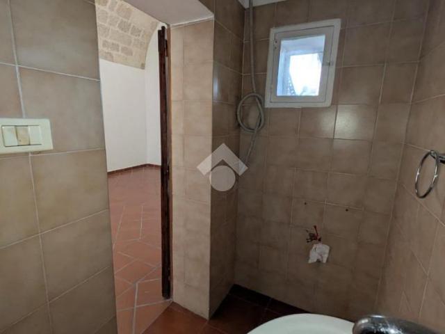 MULTILOCALE A POLIGNANO A MARE
