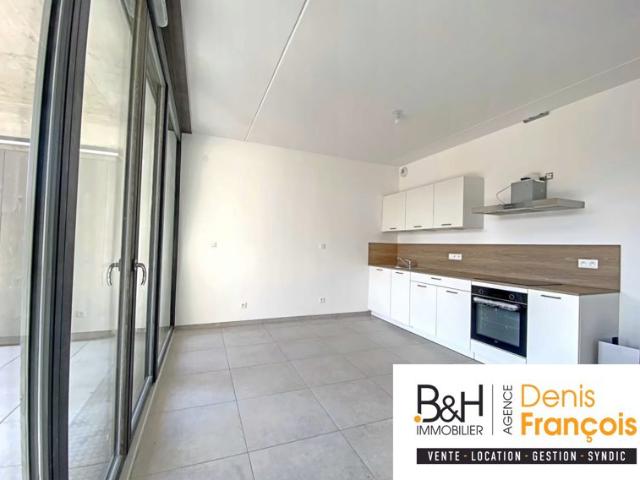 MULHOUSE 2 PIECES DANS IMMEUBLE RECENT