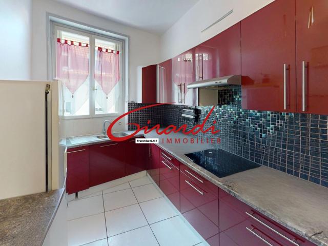 Mulhouse rue d’Illzach, Appartement 4 pièces de 86m2 avec balconnet, cave et faibles charges