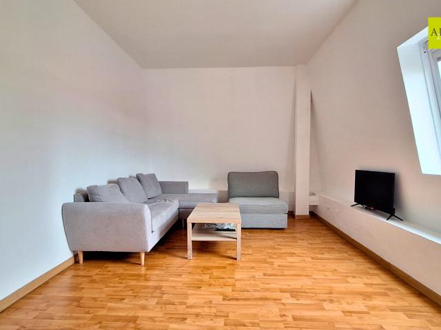 mulhouse rue du sauvage: Ensemble de 3 appartements + cave à saisir en dernier étage