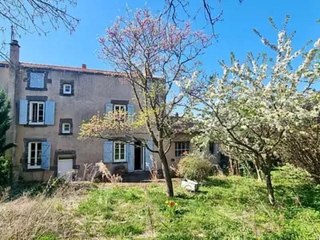 Mur sur Allier 63111 Achat / Vente maison 9 pièces t9 au dernier étage cave