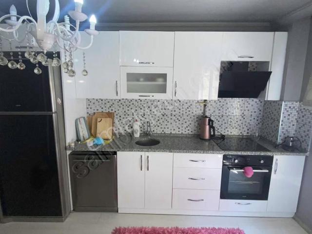 Muradiye 23 Nisan Parkı Yakını Eşyalı Kiralık 3+1 Daire