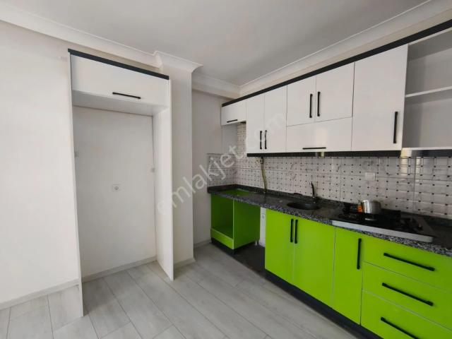 Muradiye Cami Civarı 1+1 Boş Kiralık Daire