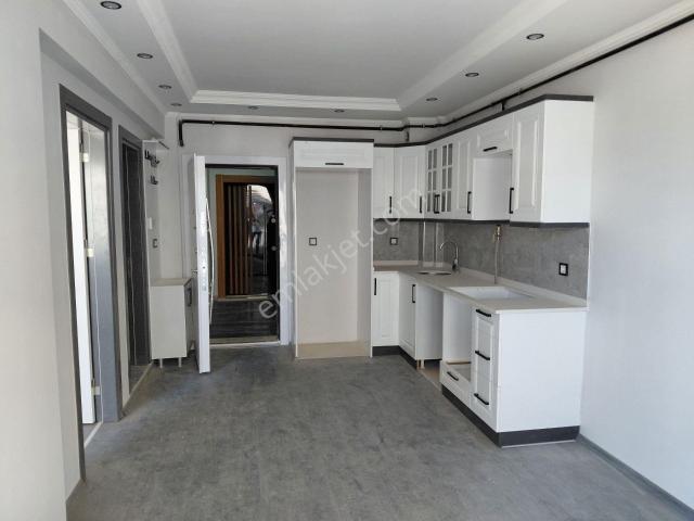 Muradiye De Satılık Site İçi 1+1 55 M2 5.kat Sıfır Daire 2.750.000 Tl