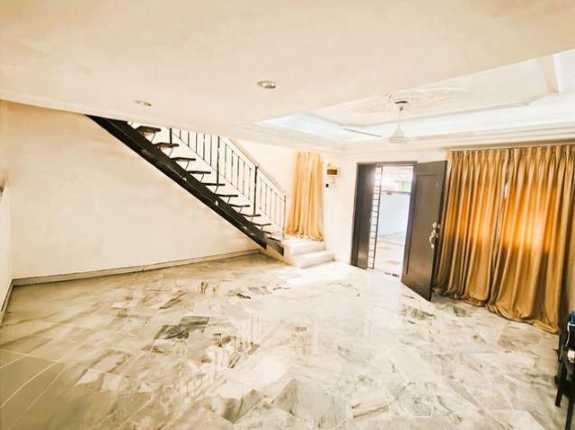 MURAH Taman Kapar setia CORNER UNIT PARTIAL FURNISHED MUST SEE