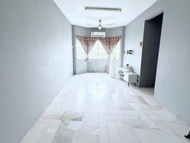 MURAH Apartment Desaminium Flora Seri Kembangan