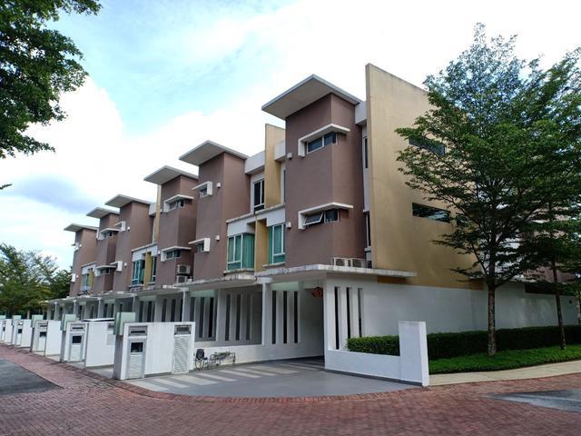MURAH Aquavilla Townhouse Seksyen 7 Shah Alam