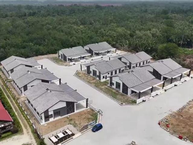 MURAH CANTIK BARU LUAS Rumah SemiD Taman Armani Tanah Putih 2 Pekan