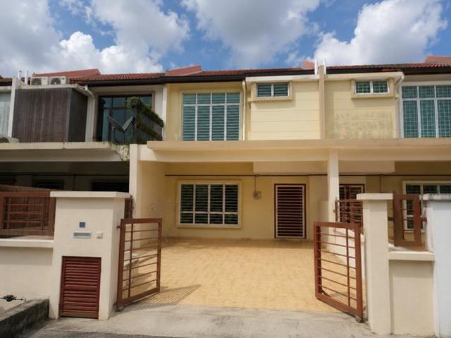 MURAH CANTIKOAKBERRY TAMAN PELANGI SEMENYIH 2 STOREY TERRACE HoUSE
