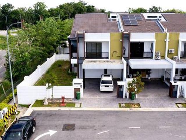 MURAH CORNER LOT 2 Storey Serimba Laman Tasik Bandar Bukit Mahkota