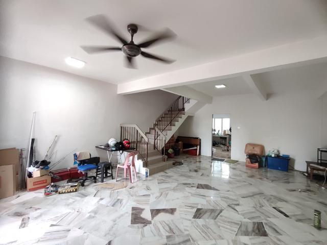 MURAH MURAH Landed 2 Tingkat 4 Bilik Saujana Puchong FOR RENT